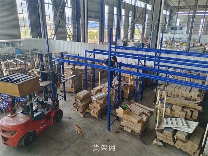 阁楼平台货架和悬臂式货架组合设计性价比高吗？